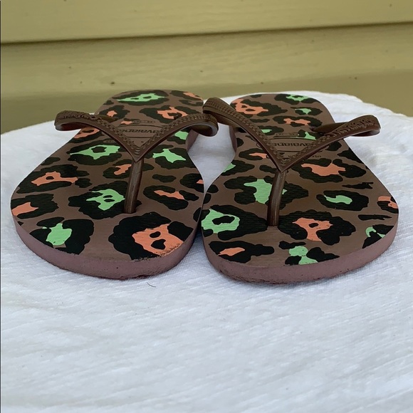 Havaianas women’s plum animal print flip flops - Picture 3 of 5